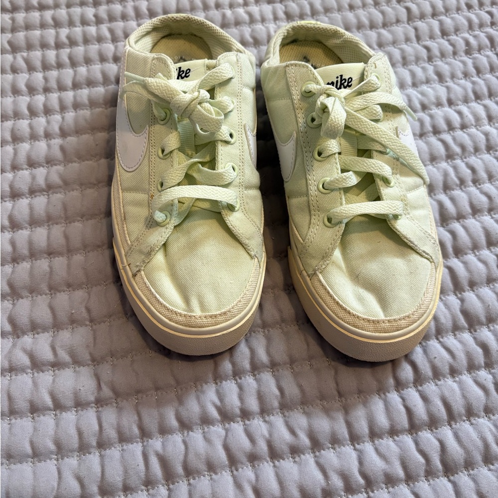Nike Court Legacy Mule Womens Size 6 Lime Ice Canvas Slip On